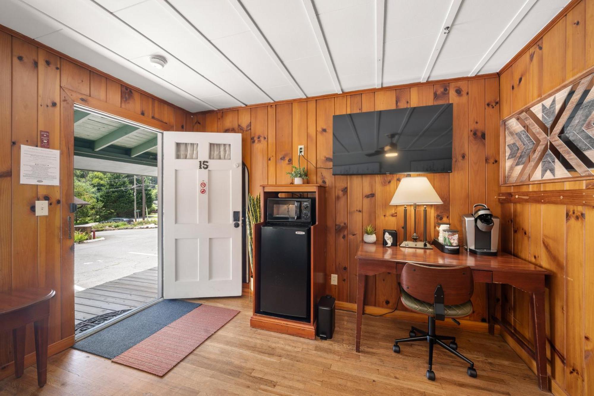 Cedarwood Inn Hendersonville Exterior foto