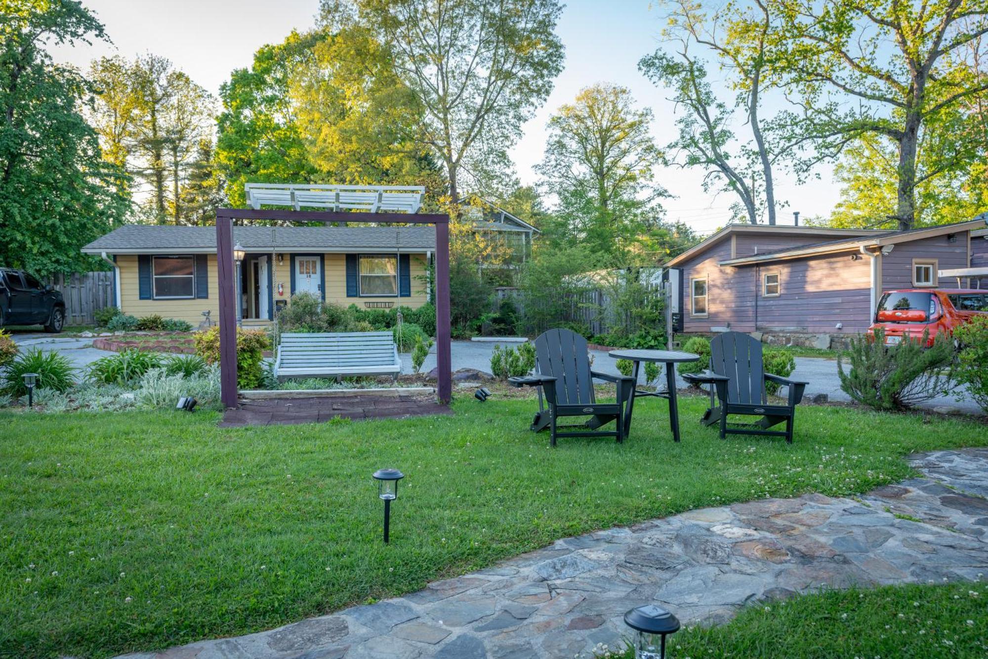 Cedarwood Inn Hendersonville Exterior foto